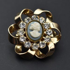 Lady cameo collar pin, cute little jacket pin, accent 60s vintage jewelry